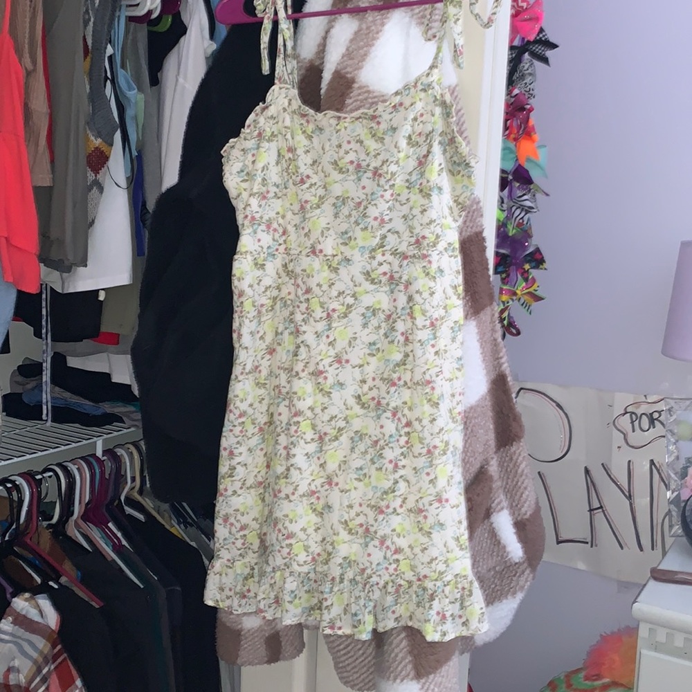 cute ditsy tie dress